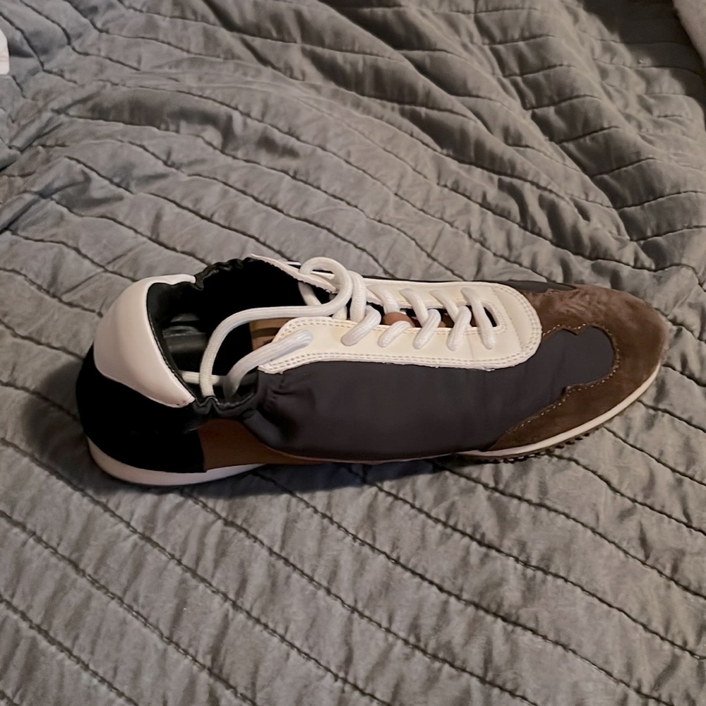 Tory Burch sneaker Size 6